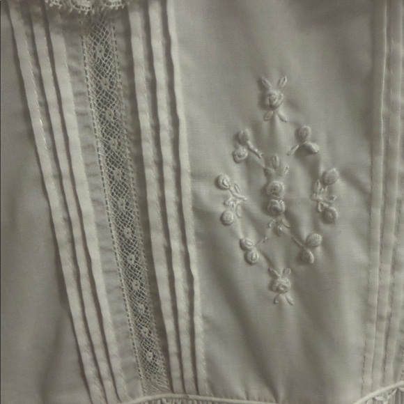 Beautiful Feltman Bros White Smocked Dress with Embroidered Detail - Picture 7 of 13